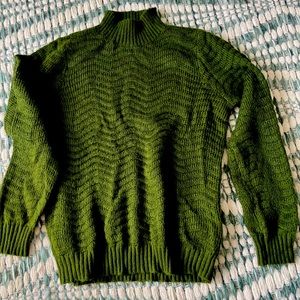 YAS Retails for $200, gently worn, Sz M Forest GN, knit mock turtleneck sweater